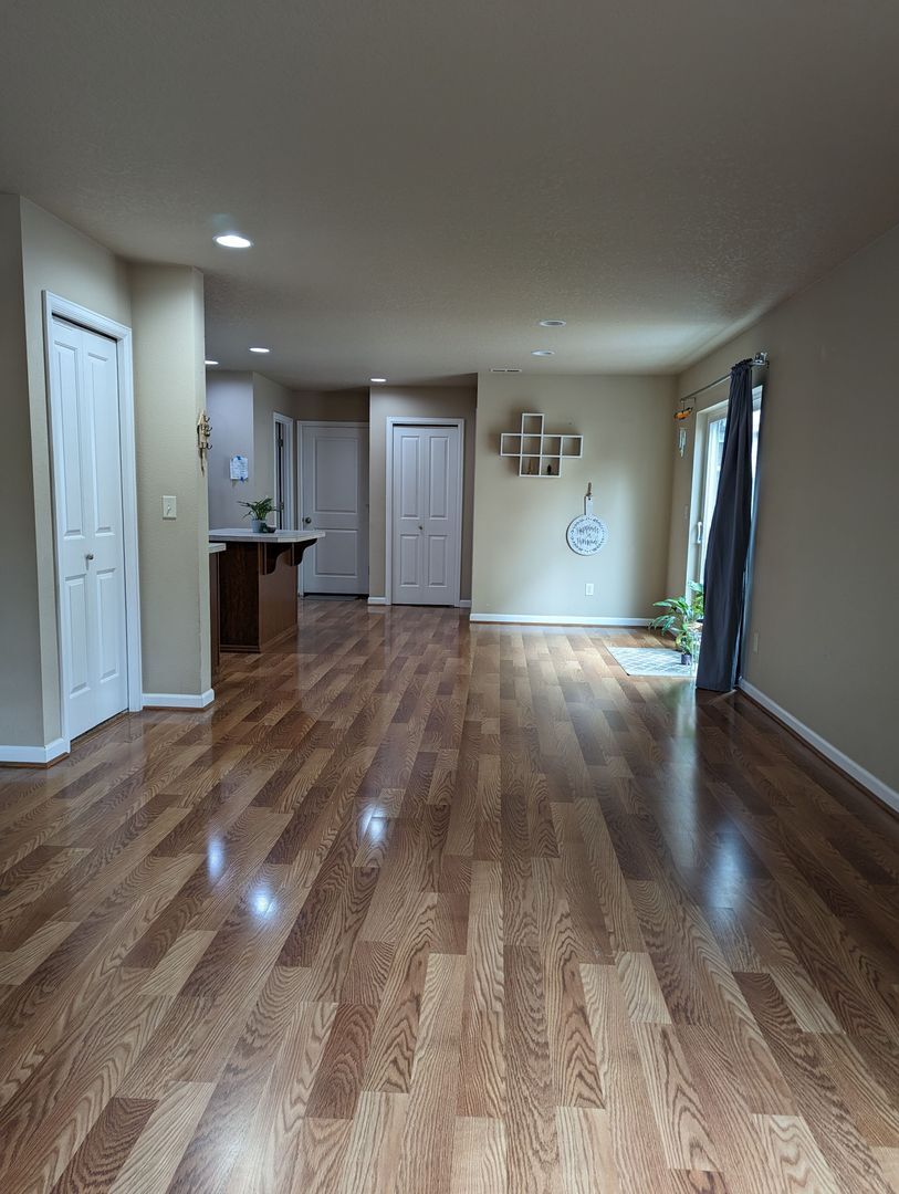 20954 SW Edgemont St. - Beaverton - Oregon - 3 bed, 3 bath rental property