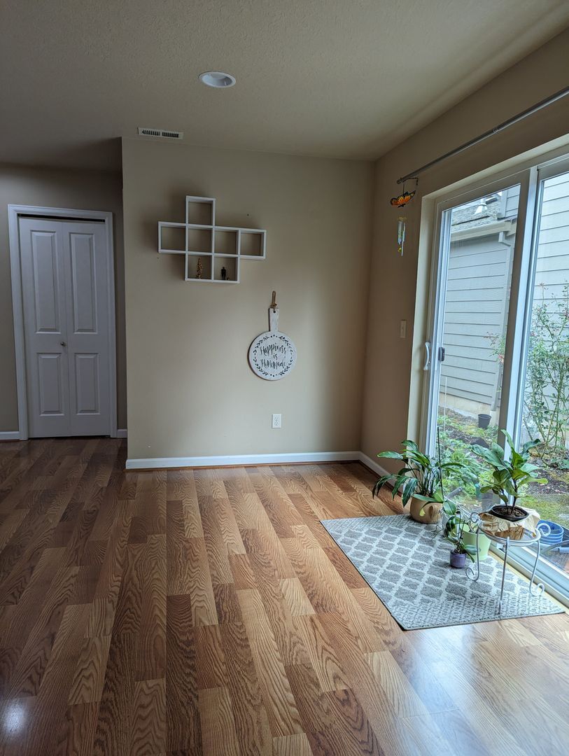 20954 SW Edgemont St. - Beaverton - Oregon - 3 bed, 3 bath rental property