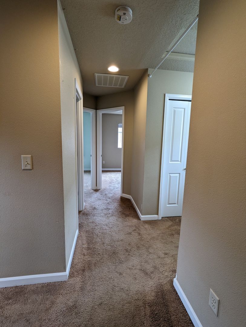 20954 SW Edgemont St. - Beaverton - Oregon - 3 bed, 3 bath rental property