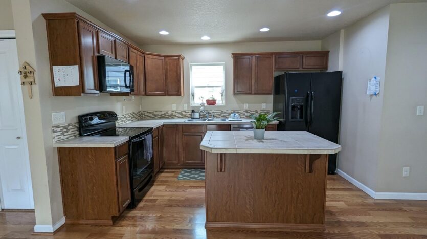20954 SW Edgemont St. - Beaverton - Oregon - 3 bed, 3 bath rental property