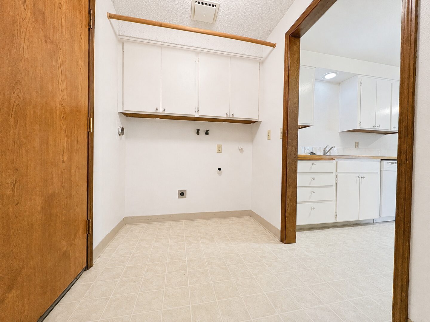 21318 SE Alder Ct - Gresham - Oregon - 2 bed, 1 bath rental property