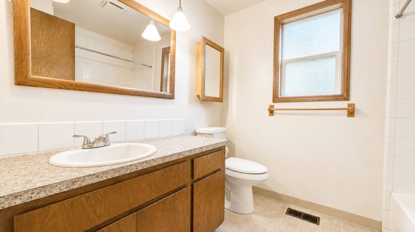21318 SE Alder Ct - Gresham - Oregon - 2 bed, 1 bath rental property