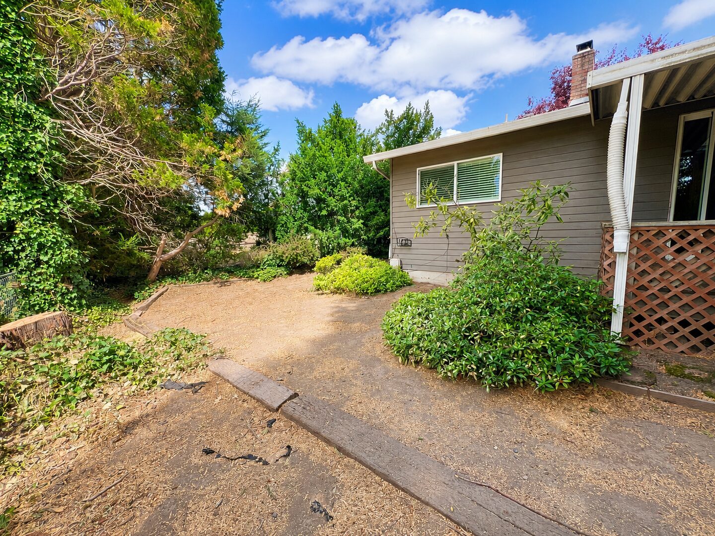 21318 SE Alder Ct - Gresham - Oregon - 2 bed, 1 bath rental property