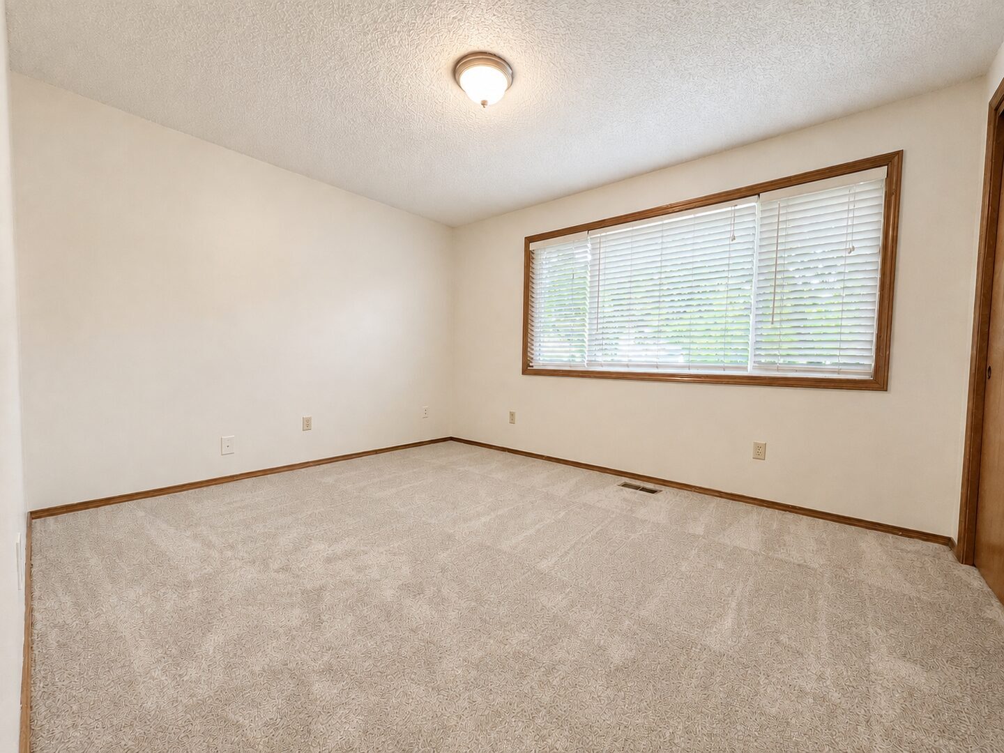 21318 SE Alder Ct - Gresham - Oregon - 2 bed, 1 bath rental property
