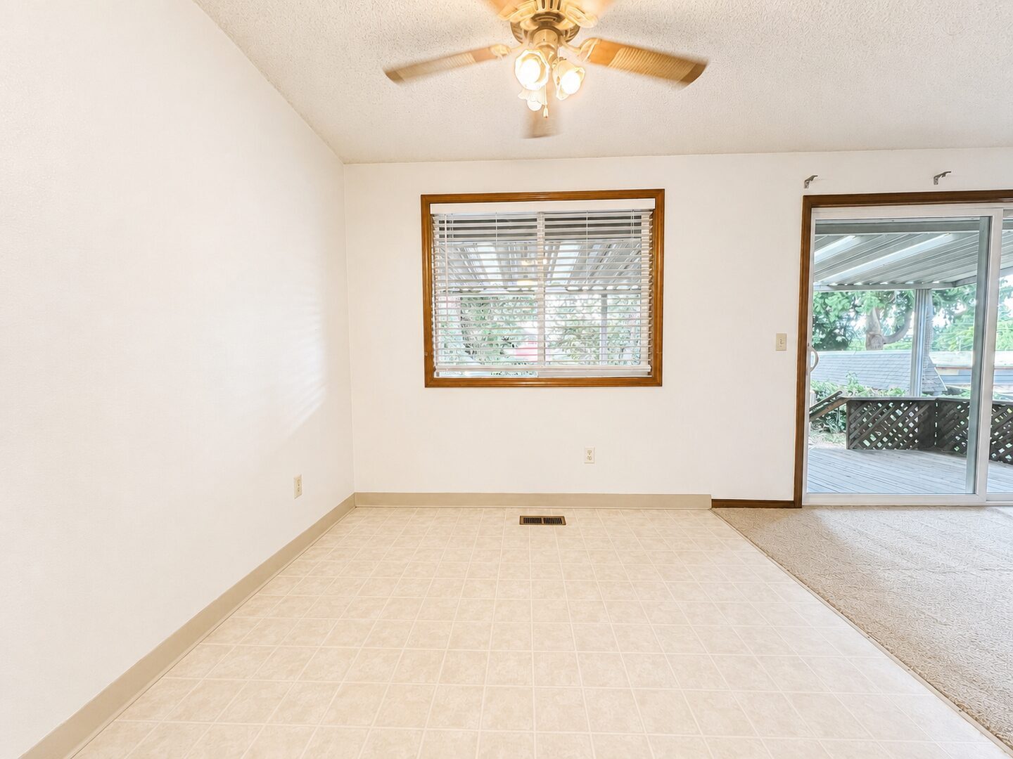 21318 SE Alder Ct - Gresham - Oregon - 2 bed, 1 bath rental property