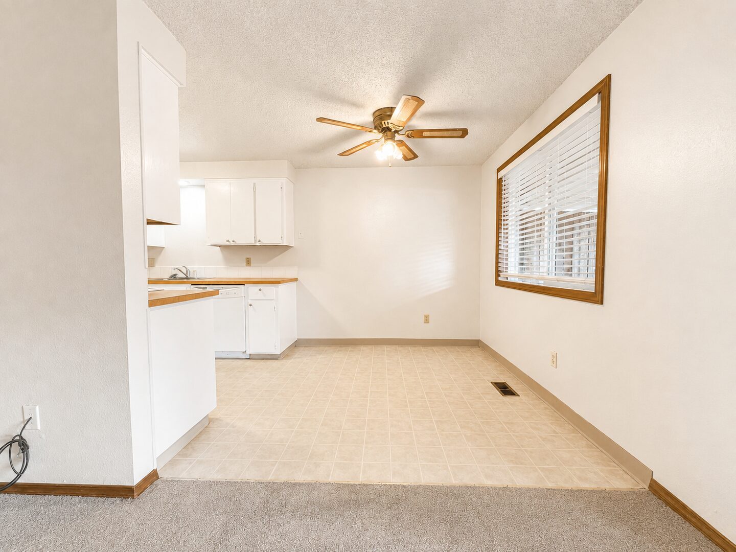21318 SE Alder Ct - Gresham - Oregon - 2 bed, 1 bath rental property