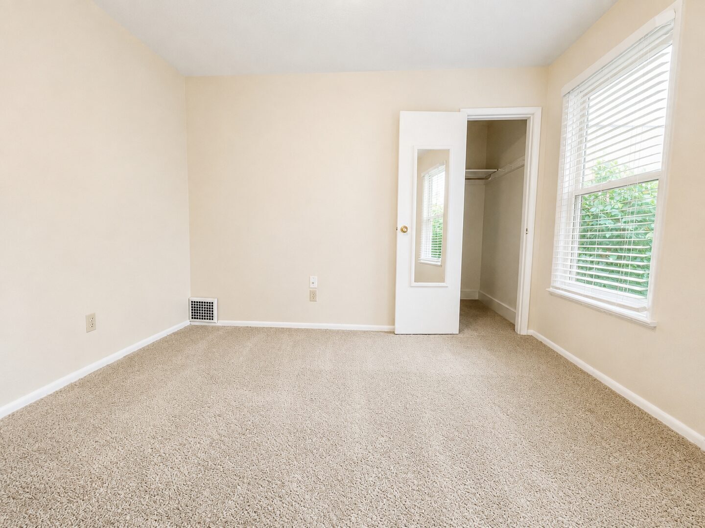 2220 NW Johnson Street - Portland - Oregon - 2 bed, 1 bath rental property