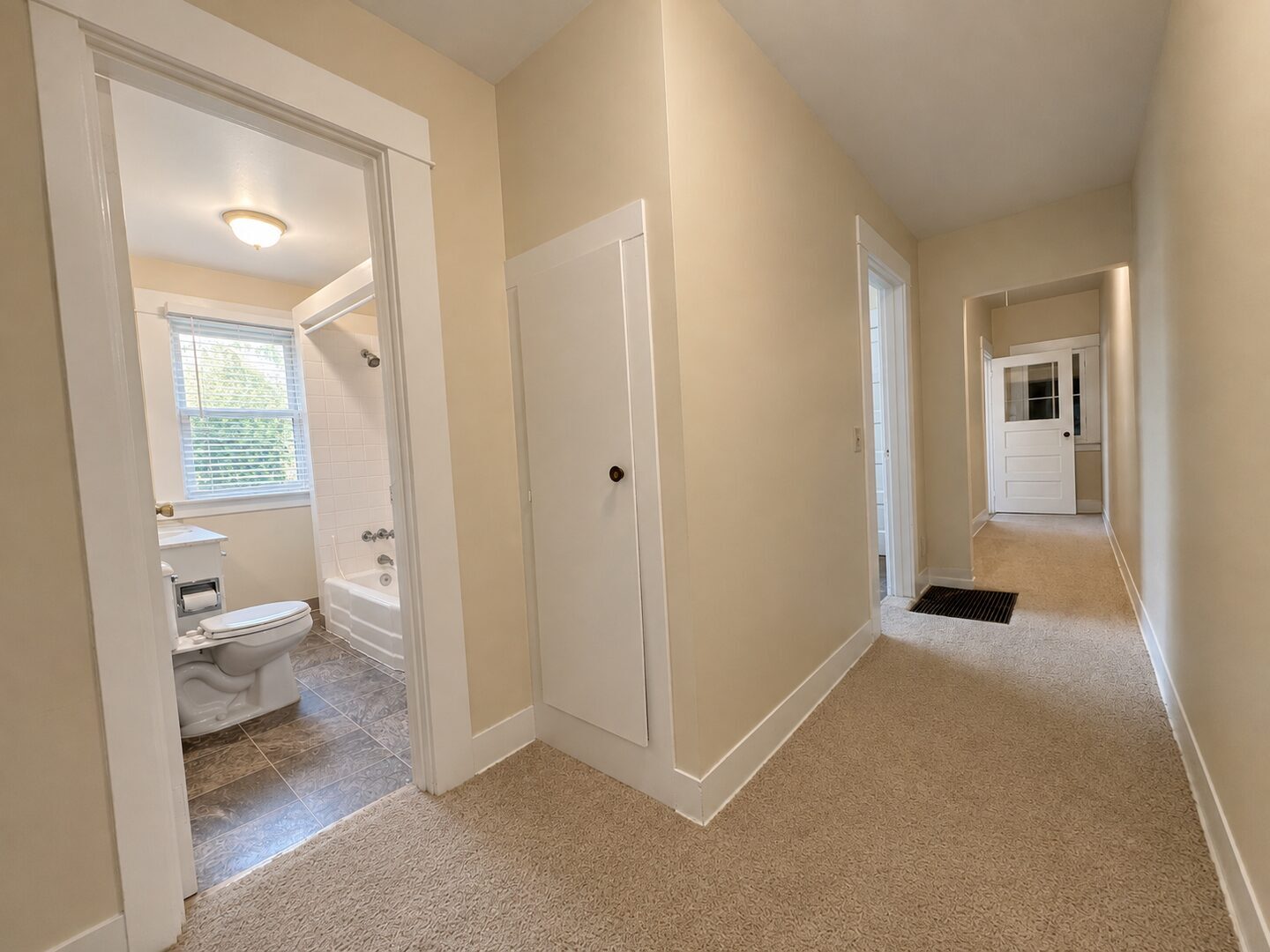 2220 NW Johnson Street - Portland - Oregon - 2 bed, 1 bath rental property