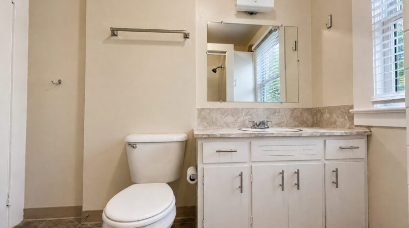 2220 NW Johnson Street - Portland - Oregon - 2 bed, 1 bath rental property