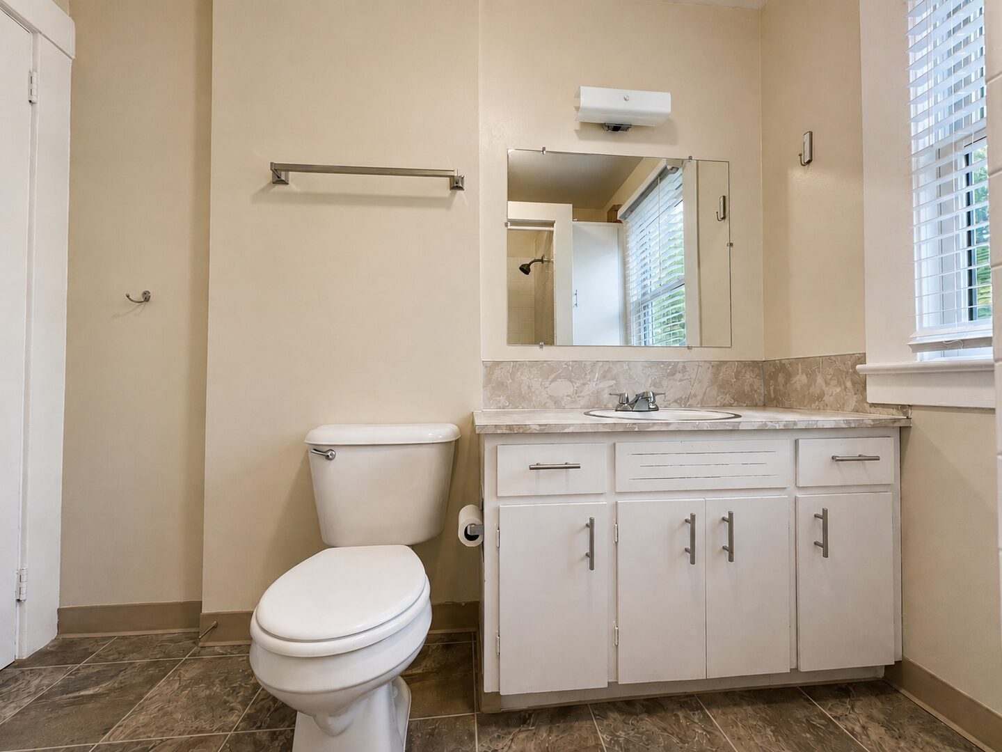 2220 NW Johnson Street - Portland - Oregon - 2 bed, 1 bath rental property