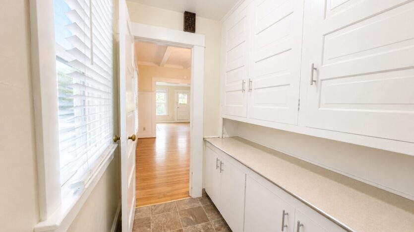 2220 NW Johnson Street - Portland - Oregon - 2 bed, 1 bath rental property