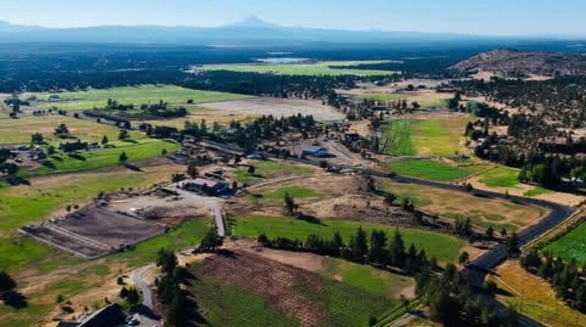 2550 NW Coyner Rd - Redmond - Oregon - 3 bed, 3 bath rental property