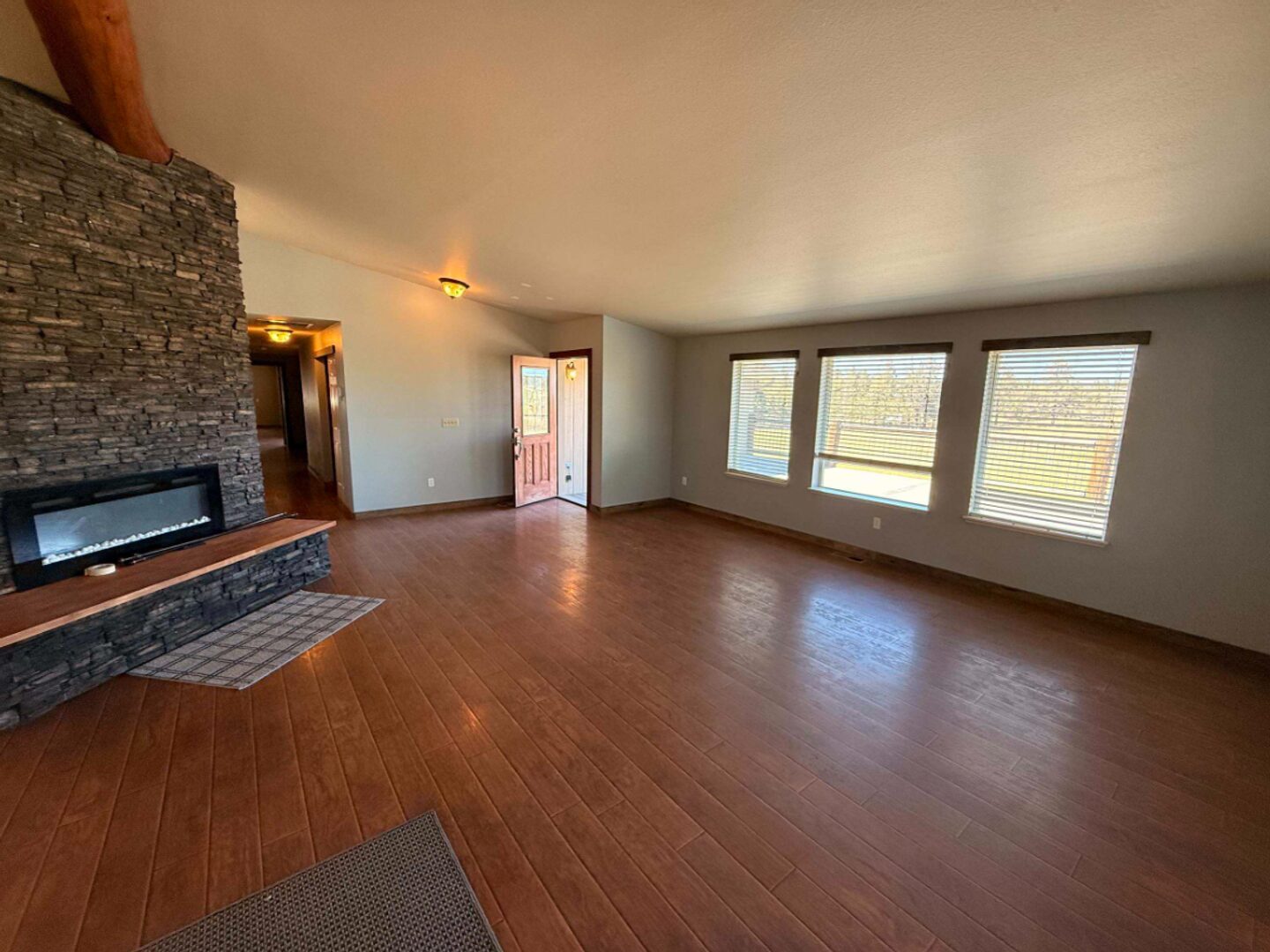 2550 NW Coyner Rd - Redmond - Oregon - 3 bed, 3 bath rental property