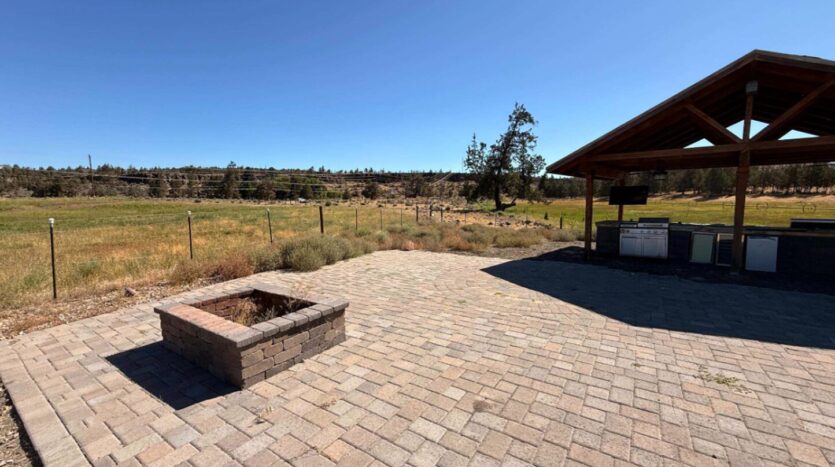 2550 NW Coyner Rd - Redmond - Oregon - 3 bed, 3 bath rental property