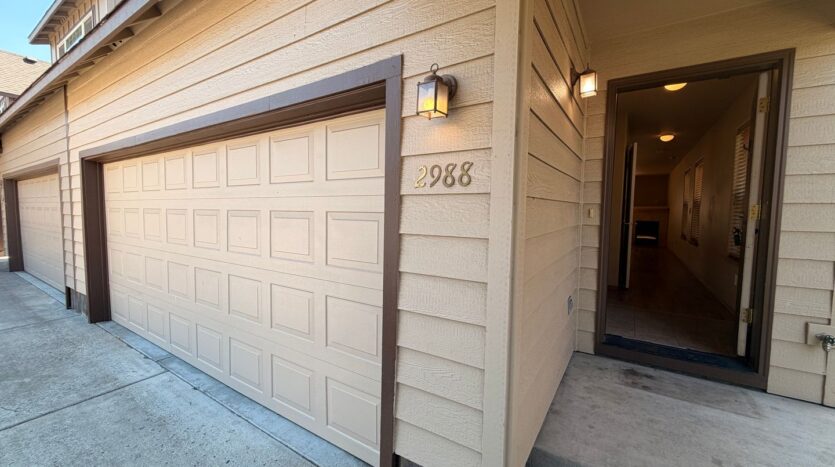 2988 SW Indian Circle - Redmond - Oregon - 3 bed, 2.5 bath rental property