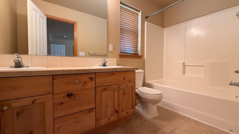 2988 SW Indian Circle - Redmond - Oregon - 3 bed, 2.5 bath rental property