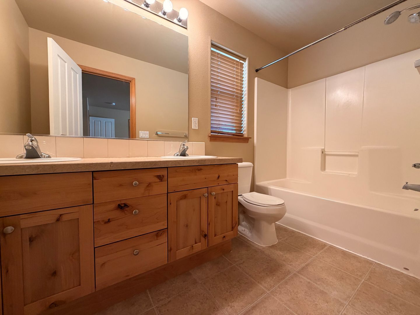 2988 SW Indian Circle - Redmond - Oregon - 3 bed, 2.5 bath rental property