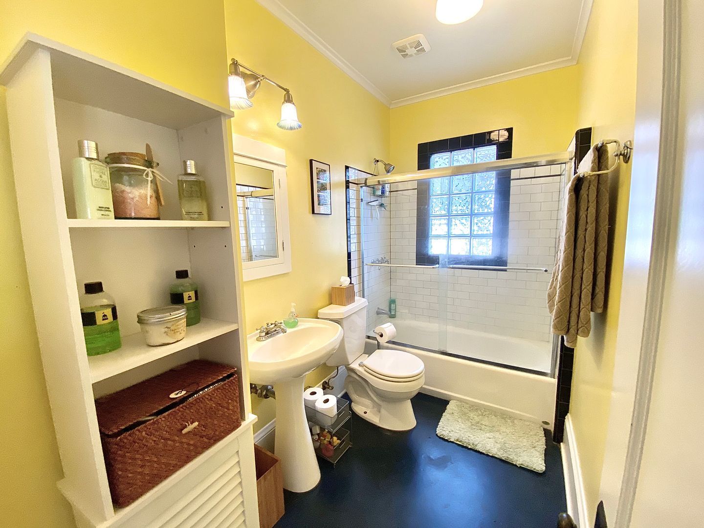 4337 NE 23rd Ave - Portland - Oregon - 2 bed, 1 bath rental property