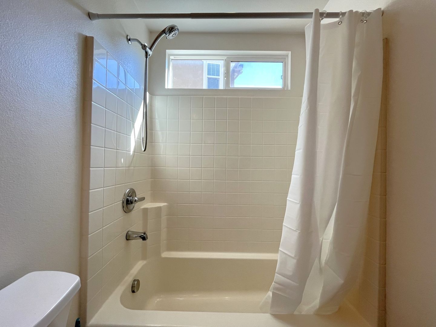 7143 Leighton Drive - Corona - California - 4 bed, 3 bath rental property