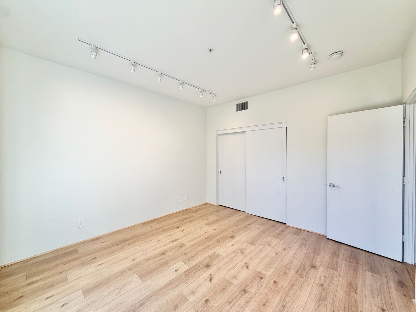 803 N Palm Canyon Dr. - Unit 09 - Palm Springs - California - 2 bed, 2 bath rental property