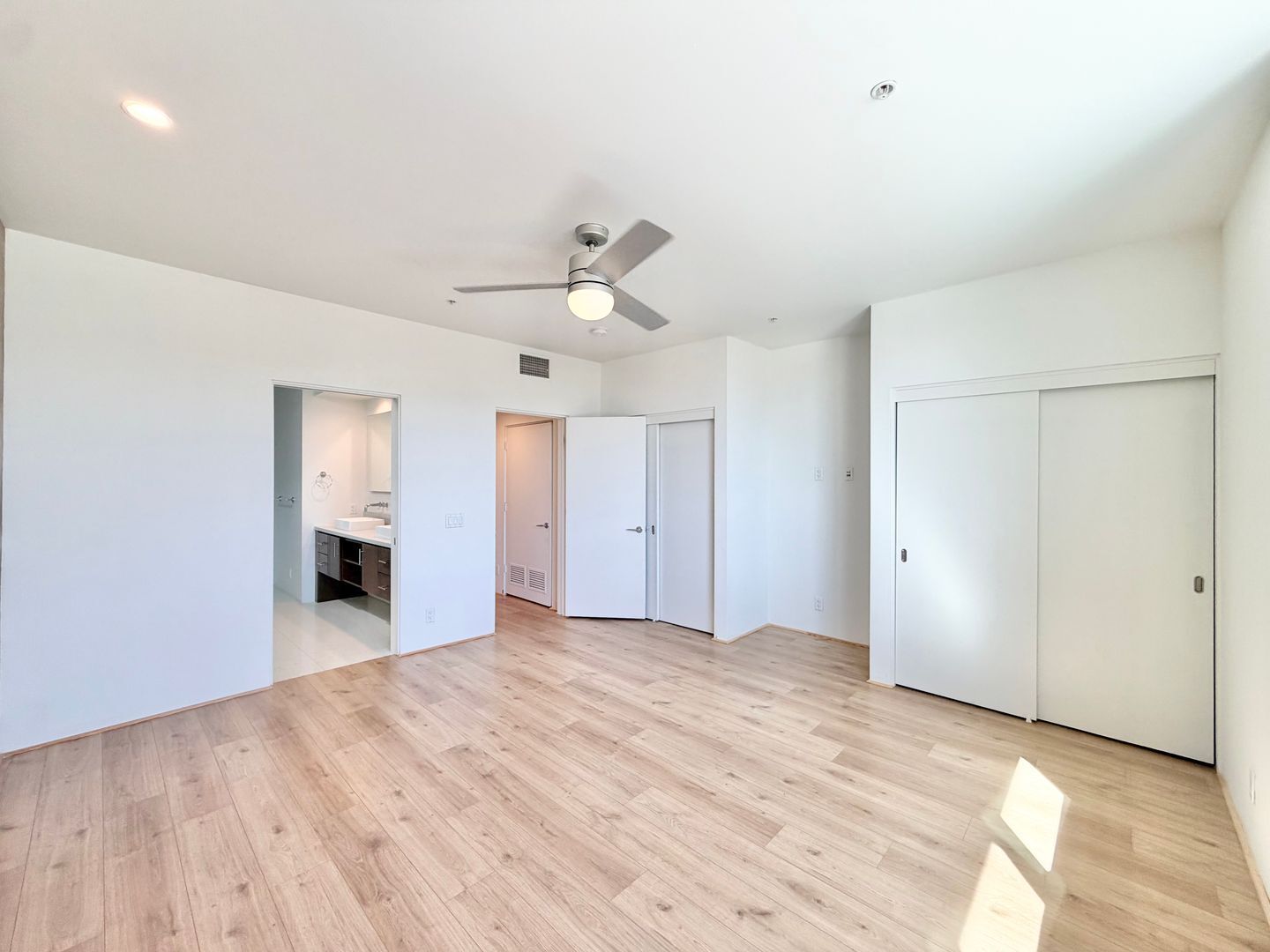 803 N Palm Canyon Dr. - Unit 09 - Palm Springs - California - 2 bed, 2 bath rental property