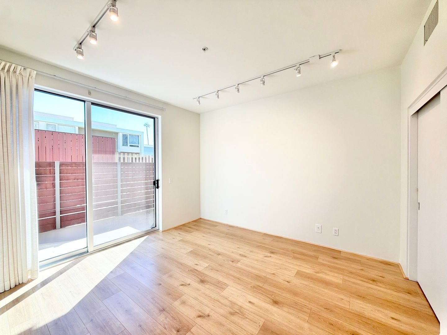803 N Palm Canyon Dr. - Unit 09 - Palm Springs - California - 2 bed, 2 bath rental property