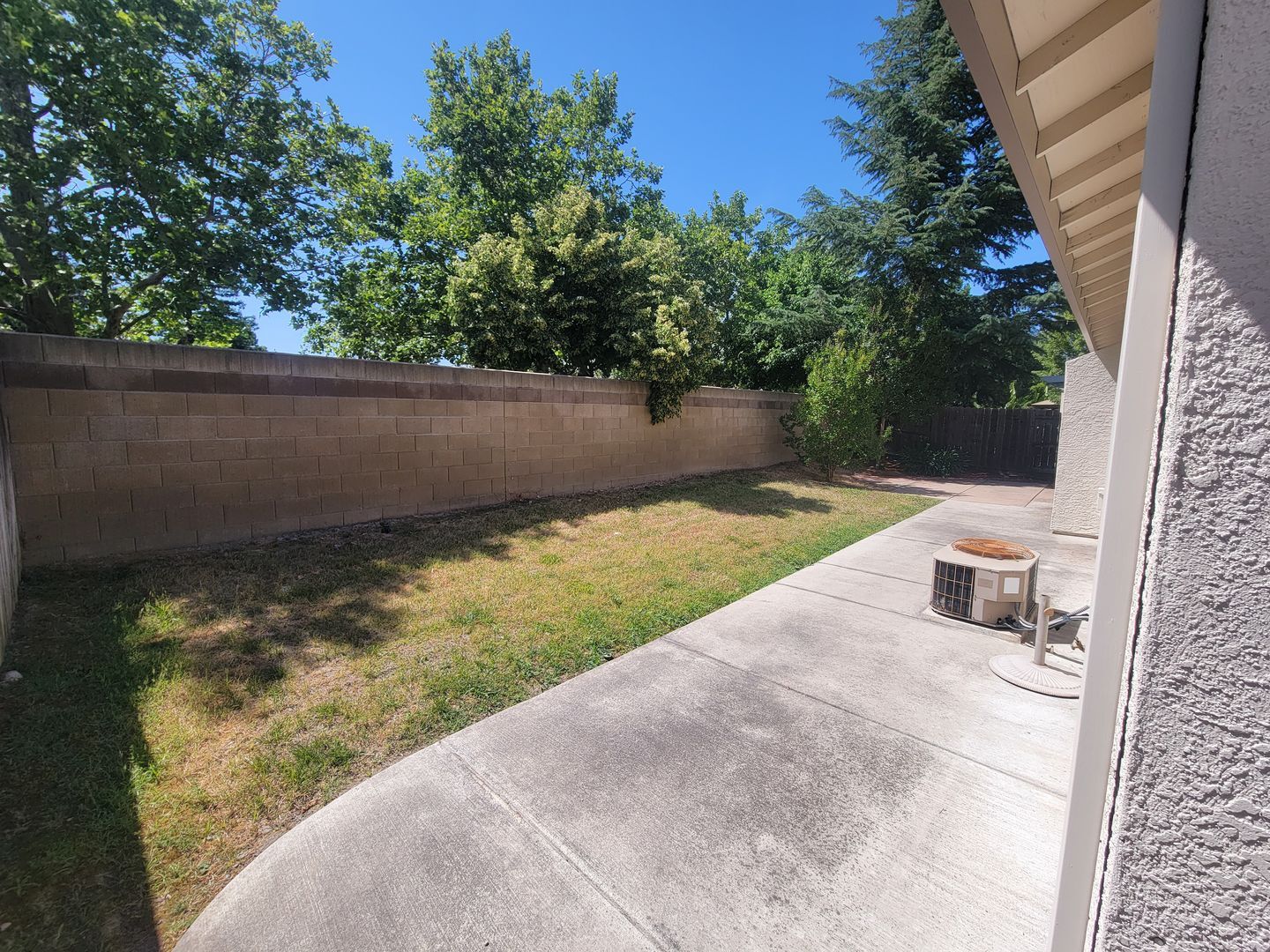 8624 Banton Circle - Elk Grove - California - 3 bed, 2 bath rental property