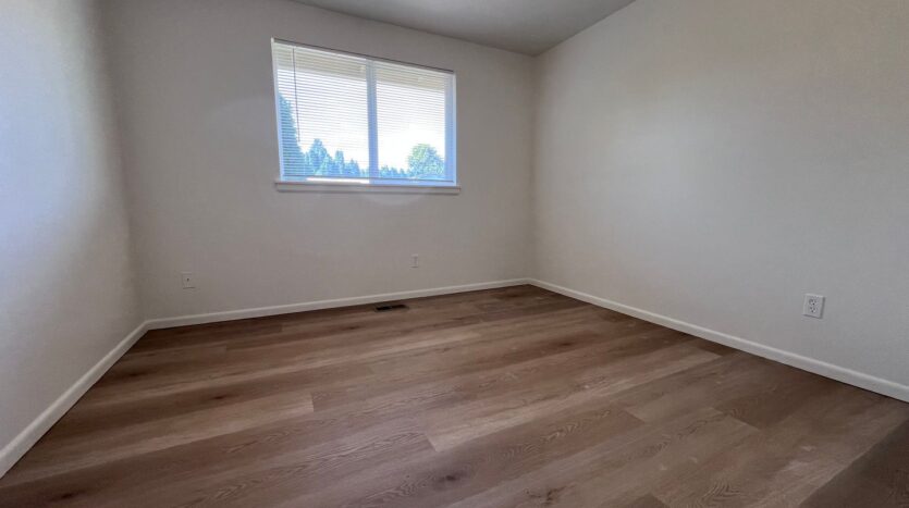 1106 SW Fox Ct - Troutdale - Oregon - 2 bed, 1 bath rental property