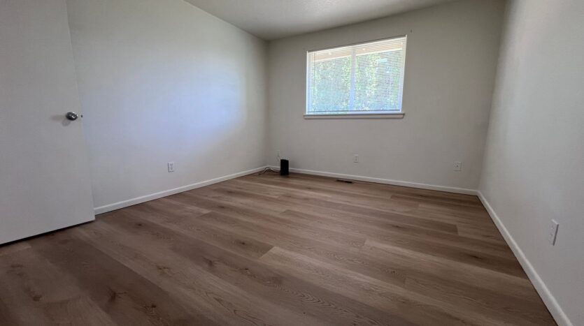 1106 SW Fox Ct - Troutdale - Oregon - 2 bed, 1 bath rental property