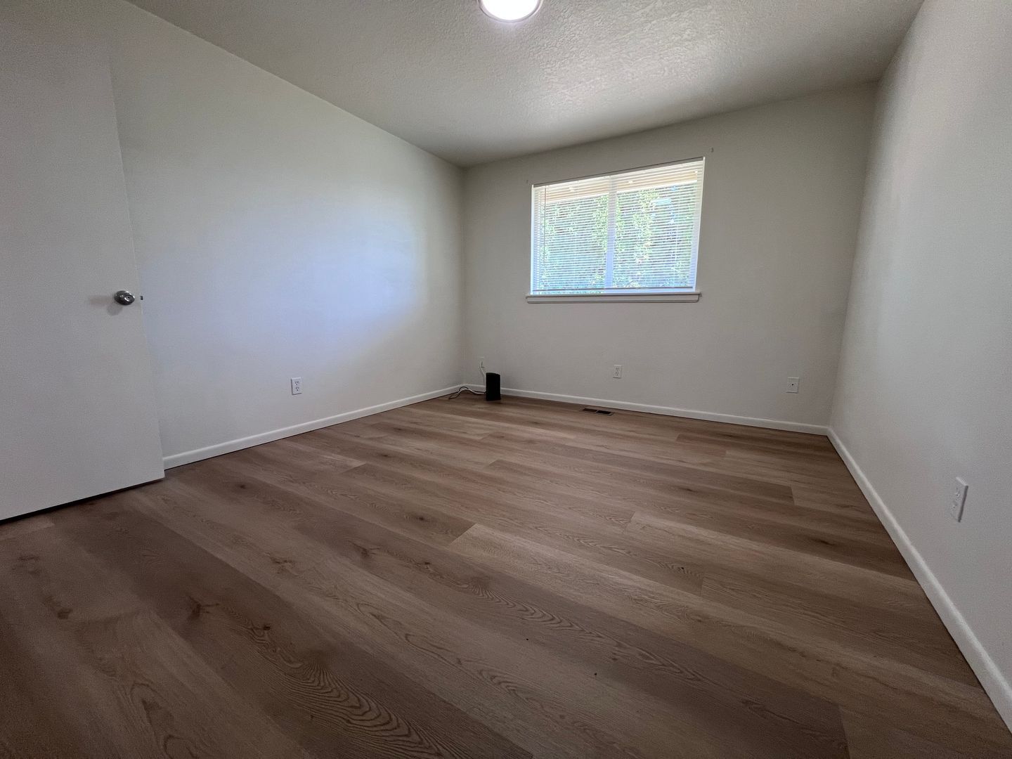 1106 SW Fox Ct - Troutdale - Oregon - 2 bed, 1 bath rental property