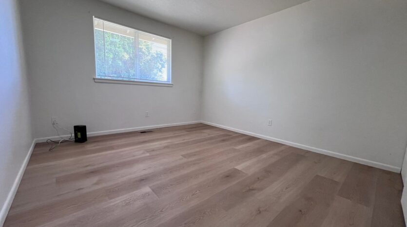 1106 SW Fox Ct - Troutdale - Oregon - 2 bed, 1 bath rental property