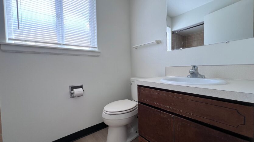 1106 SW Fox Ct - Troutdale - Oregon - 2 bed, 1 bath rental property