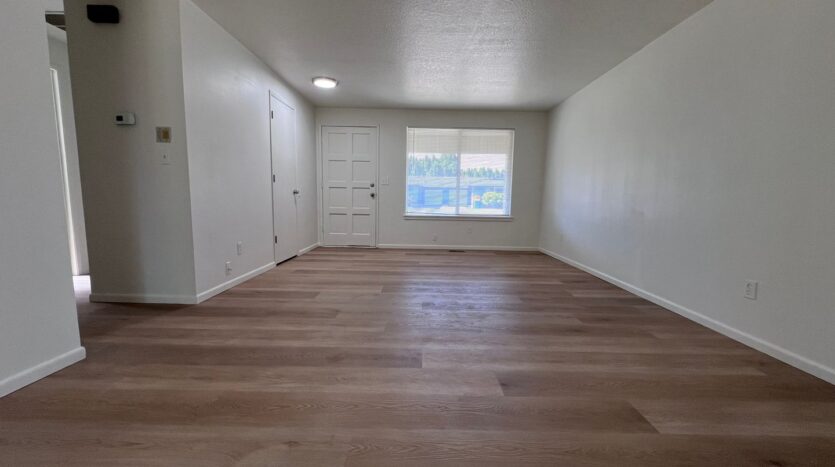 1106 SW Fox Ct - Troutdale - Oregon - 2 bed, 1 bath rental property
