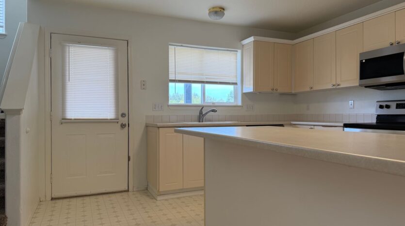 14110 SE Summerfield Loop - Happy Valley - Oregon - 3 bed, 2.5 bath rental property
