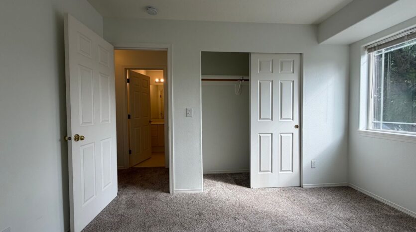 14110 SE Summerfield Loop - Happy Valley - Oregon - 3 bed, 2.5 bath rental property