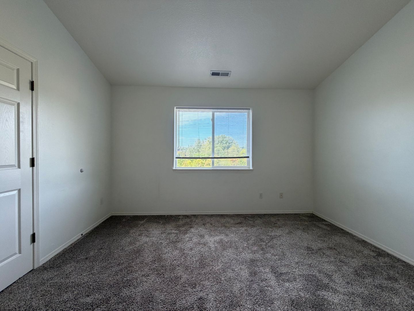 14110 SE Summerfield Loop - Happy Valley - Oregon - 3 bed, 2.5 bath rental property