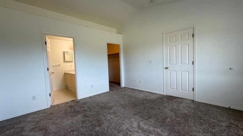 14110 SE Summerfield Loop - Happy Valley - Oregon - 3 bed, 2.5 bath rental property