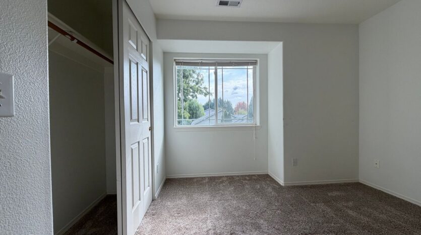 14110 SE Summerfield Loop - Happy Valley - Oregon - 3 bed, 2.5 bath rental property