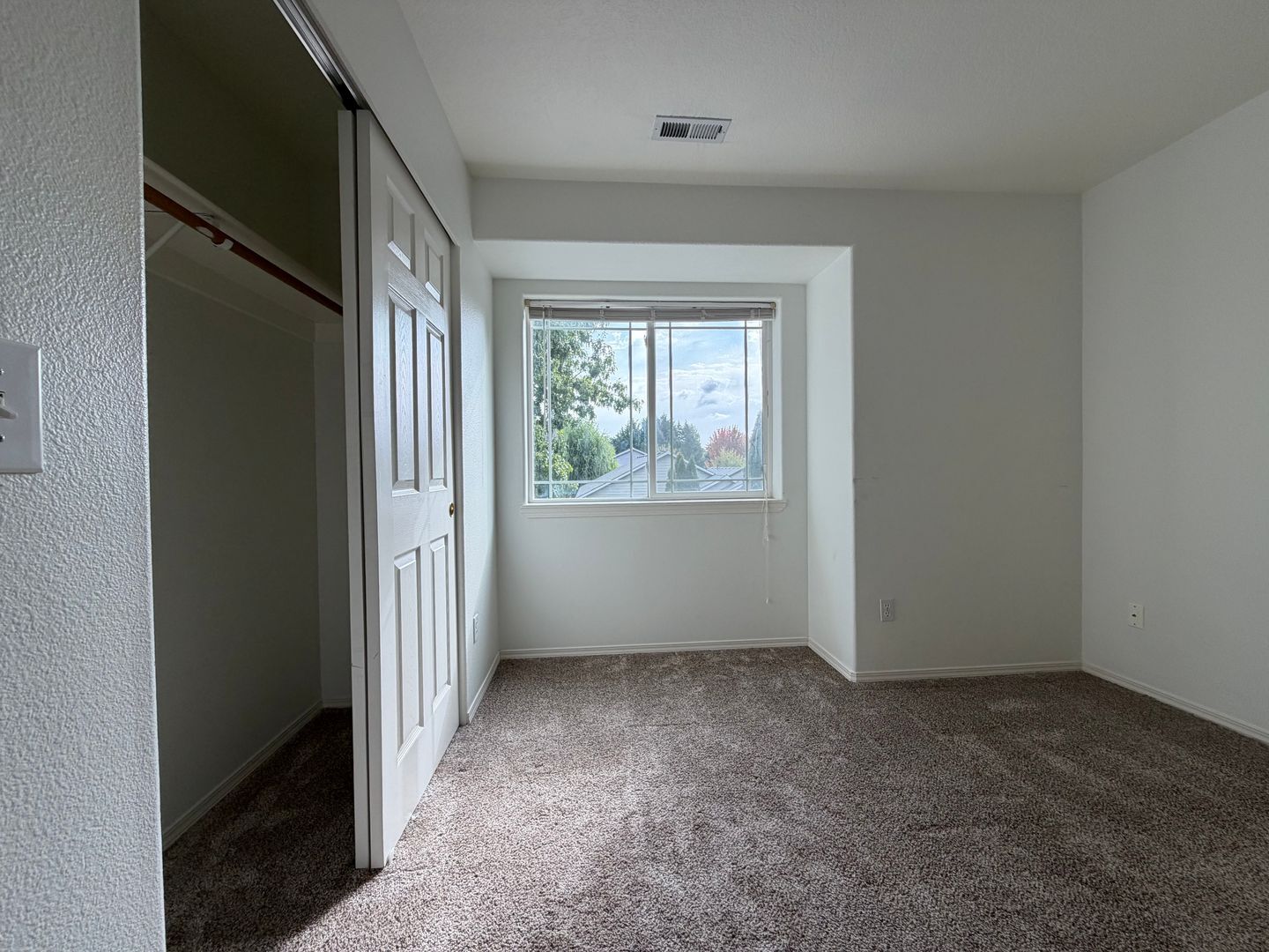 14110 SE Summerfield Loop - Happy Valley - Oregon - 3 bed, 2.5 bath rental property