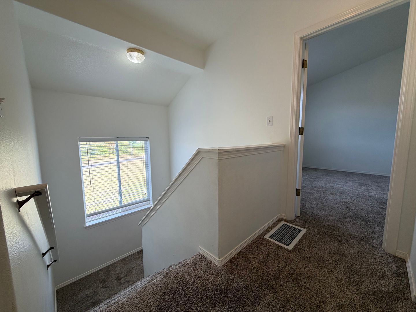 14110 SE Summerfield Loop - Happy Valley - Oregon - 3 bed, 2.5 bath rental property