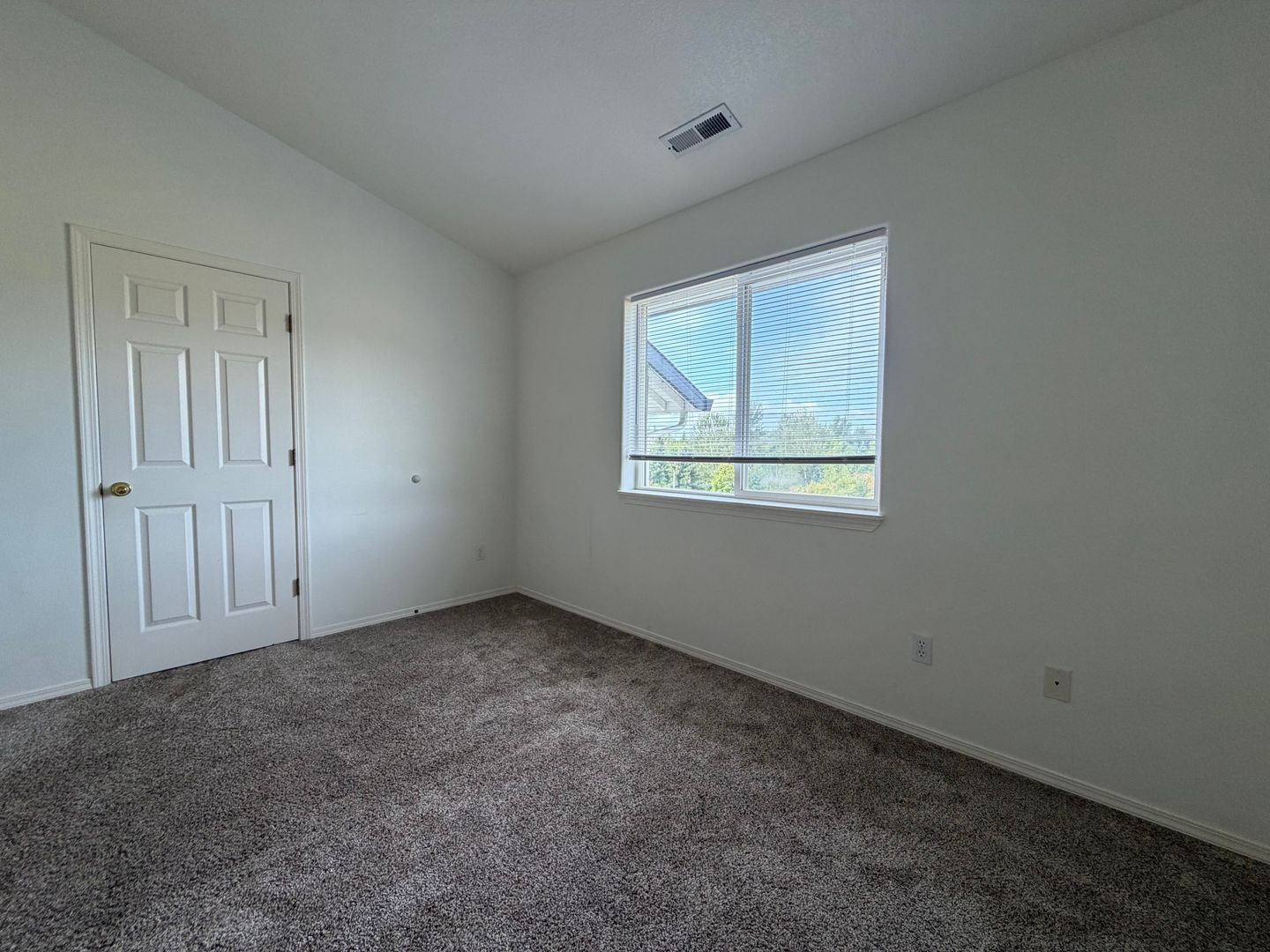 14110 SE Summerfield Loop - Happy Valley - Oregon - 3 bed, 2.5 bath rental property