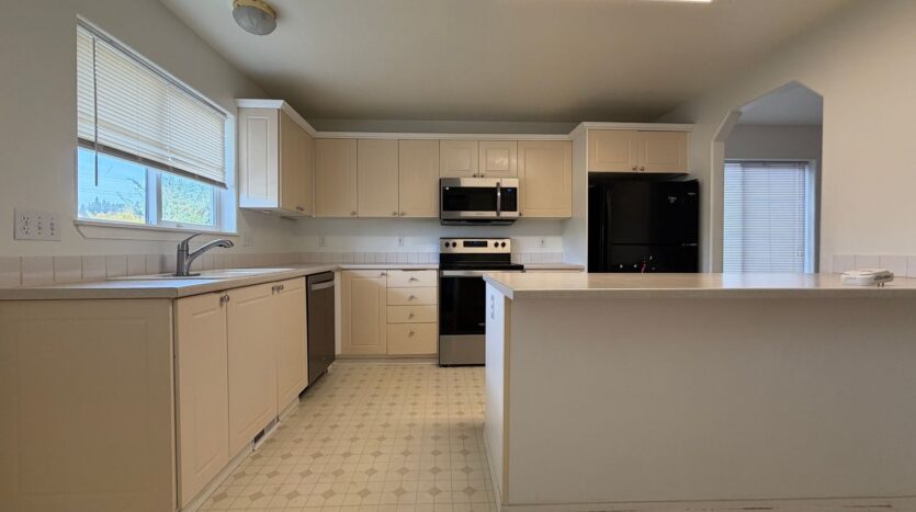 14110 SE Summerfield Loop - Happy Valley - Oregon - 3 bed, 2.5 bath rental property