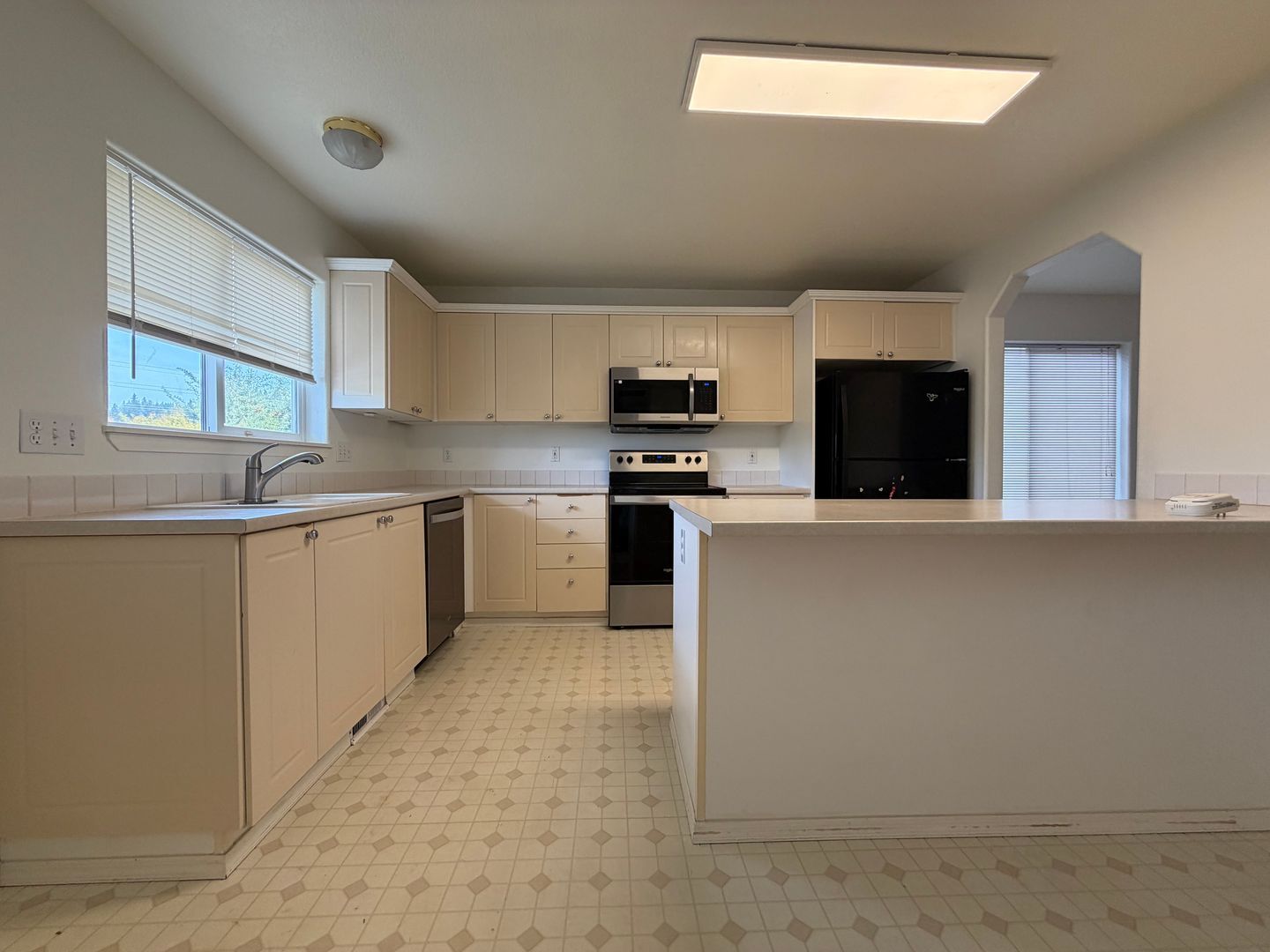 14110 SE Summerfield Loop - Happy Valley - Oregon - 3 bed, 2.5 bath rental property