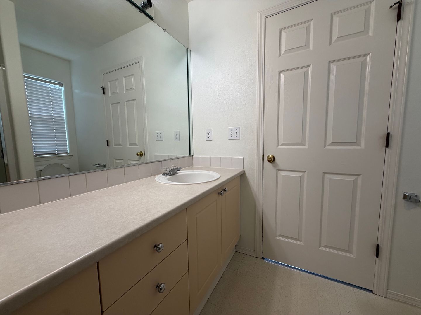 14110 SE Summerfield Loop - Happy Valley - Oregon - 3 bed, 2.5 bath rental property