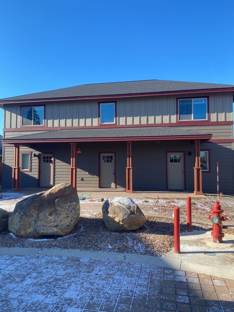 161 E Tall Fir Court #A - Sisters - Oregon - 1 bed, 1 bath rental property