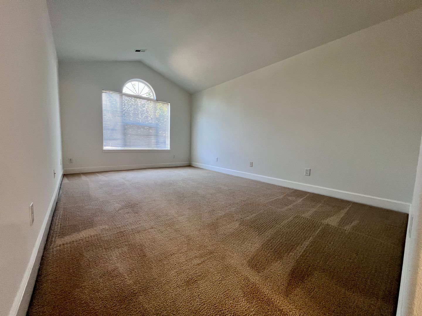 16739 NE Halsey St. - Portland - Oregon - 3 bed, 2.5 bath rental property