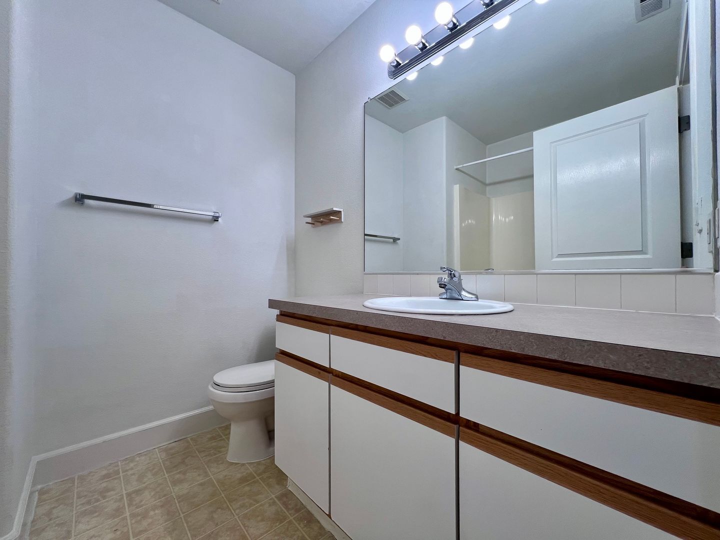 16739 NE Halsey St. - Portland - Oregon - 3 bed, 2.5 bath rental property