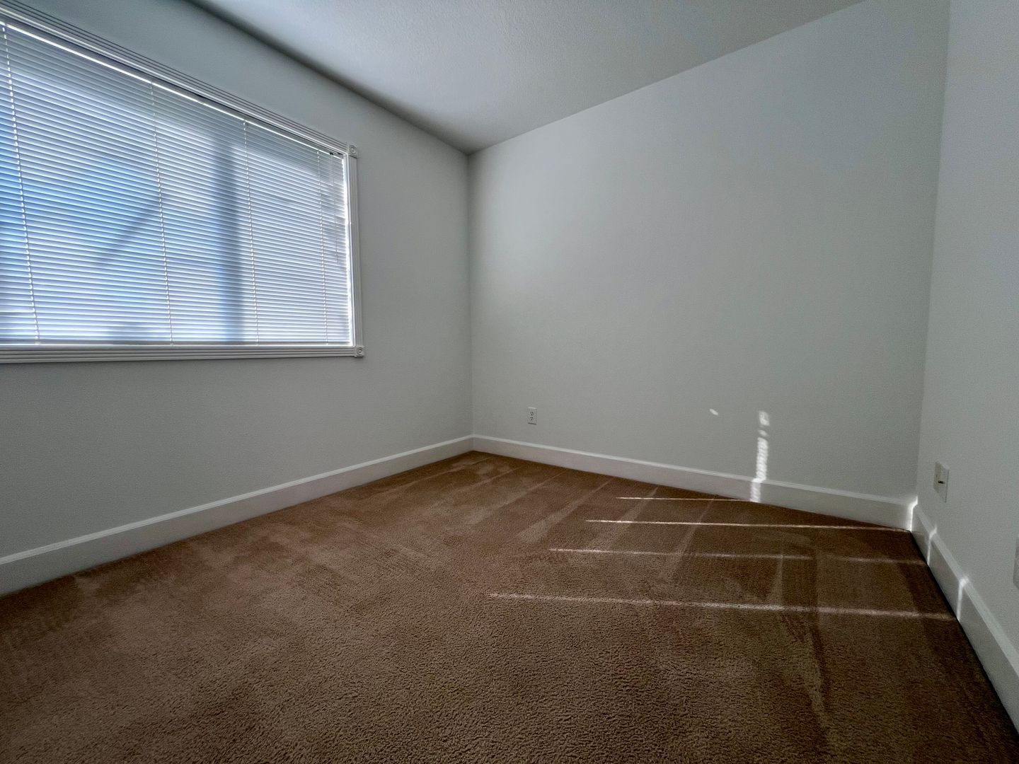 16739 NE Halsey St. - Portland - Oregon - 3 bed, 2.5 bath rental property