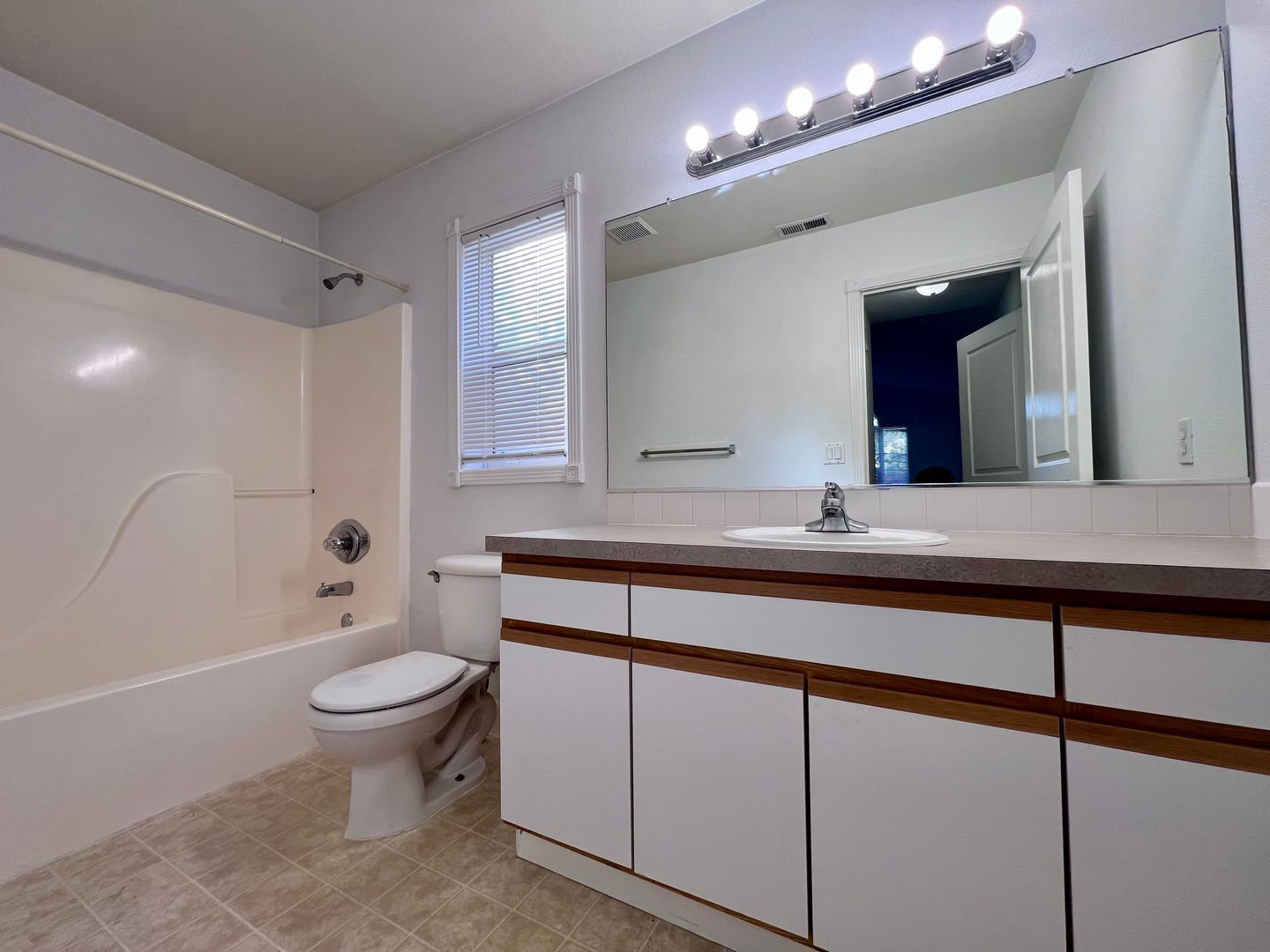 16739 NE Halsey St. - Portland - Oregon - 3 bed, 2.5 bath rental property