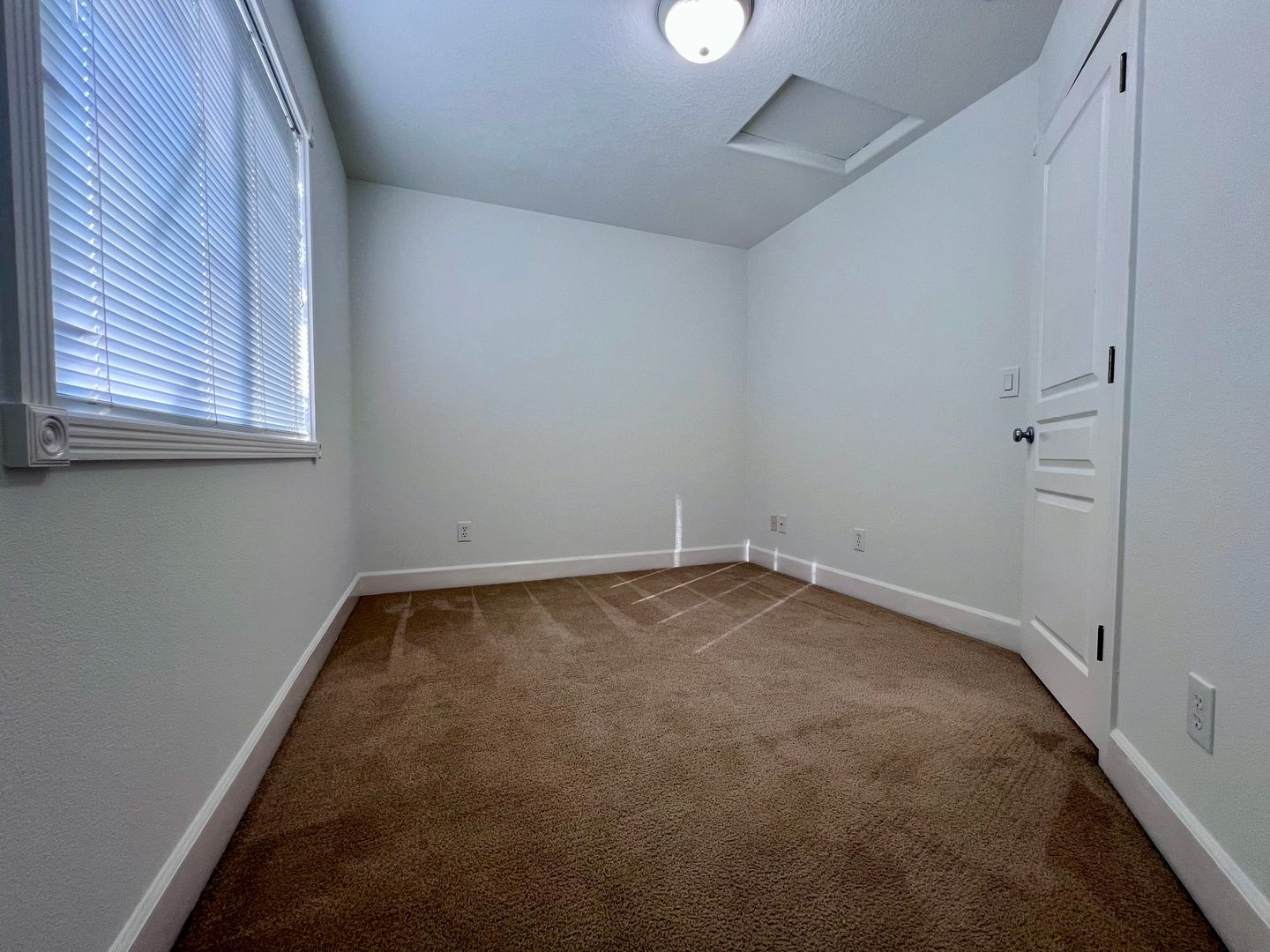 16739 NE Halsey St. - Portland - Oregon - 3 bed, 2.5 bath rental property